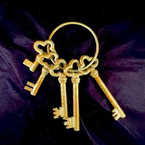 5 Elegant, Beautiful Keys For Paperweight Maybe